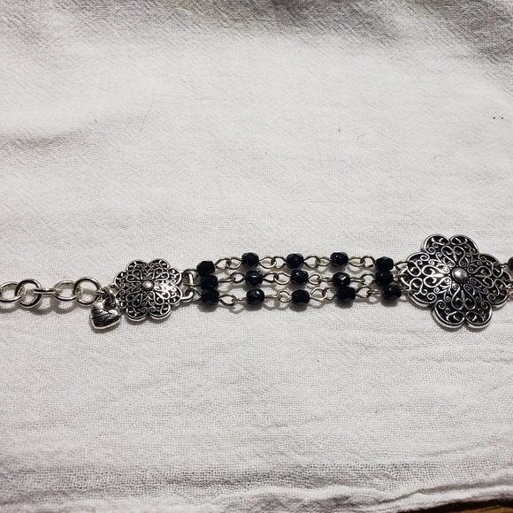 Beautiful Vintage Brighton Queen Anne Silvertone Scroll Floral Bracelet - Picture 3 of 8